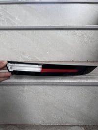 بك لايت الجهة اليسره موديل 24 .25مال تفصيخ اصلي مكسورة مثل ماموضح بصور...