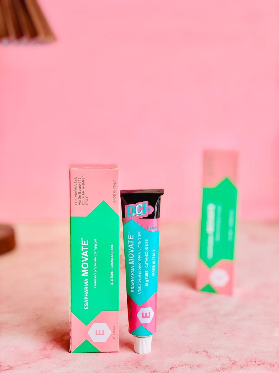 كريم موفيت الطبي الاخضر الأصلي المنشأ الايطالي ✅✅
لتفتيح وتبييض البشرة والجسم
MOVATE :كريم موفيت
#أفضل كريم طبي عالمي ايطالي لتبيض الوجه وتصفيته

كريم موفيت فى علاج اسمرار المناطق الداكنة بالجسم💕💕


**إذا كنت صاحب هذا الإعلان وتريد حذفه لأي سبب، رجاءا أرسل رسالة إلى الدعم الفني**