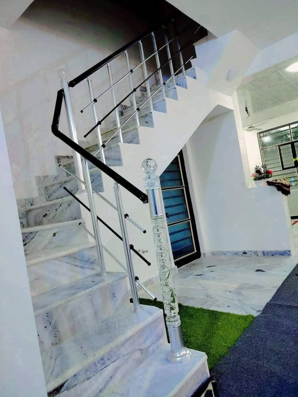 بيت للبيع200متر بسعر مناسب
وجهيه 10 ونزال 20 موقع البيت ملحق قريه الغدير السايدين الجدد التبليط البيت  يحتوي عله 5 غرف ارضيه مرمر شغل حديث للغايه وموقع ممتاز سند 25 قرار محكمه البيت كامل محجر وصطح شتايكر وتشطيب خلاطات وسخان سعره خاص وتدلل للاستفسار اكثر اتصل او وتساب
***********
