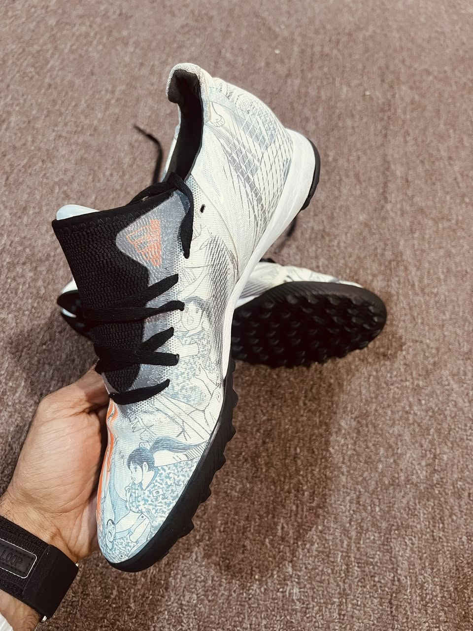 تحفه شرط
ادداس 
اصلي باله 
قياس42 
نضافه1/1 
اولئ شرط 
فوول طبي 
السعر خاص 
توصيل موجود 
واتساب متوفر 
***********
