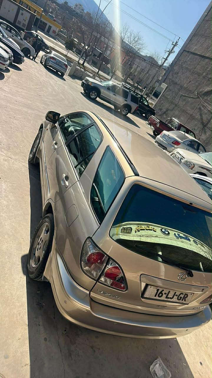 LEXUS2003   سيارةكة هيمن نية تلفون بوخاوةني بكةن 
بوفروشتن يان گورينةوة بةشتي بةدلمان بيت
سيارةكة اوروبية مةنةفيستي اسلية
هةزةو باكانةي بو كراوة
فول فولة بةس سلايد نية
گيرو مكينةي بلايد افةلونة
سيارةكة نمونةية لةجواني 
٢بارجةي  بوياخي اوروباية عيراقي هيجي نية
بةشةرتي گيرو مةكينةو توندو توليو كارةبايو دارو بةرد
سيارةكة وةسي ناوي خوي ادويت
شتيكي تايبةتة
گورينةش دةكةين بةشتي بةدلم بيتن
بو سعا تيل بكة
 موشتةري تلفون بو خاوةني بكة
***********
شوين سوران أربيل, العراق
