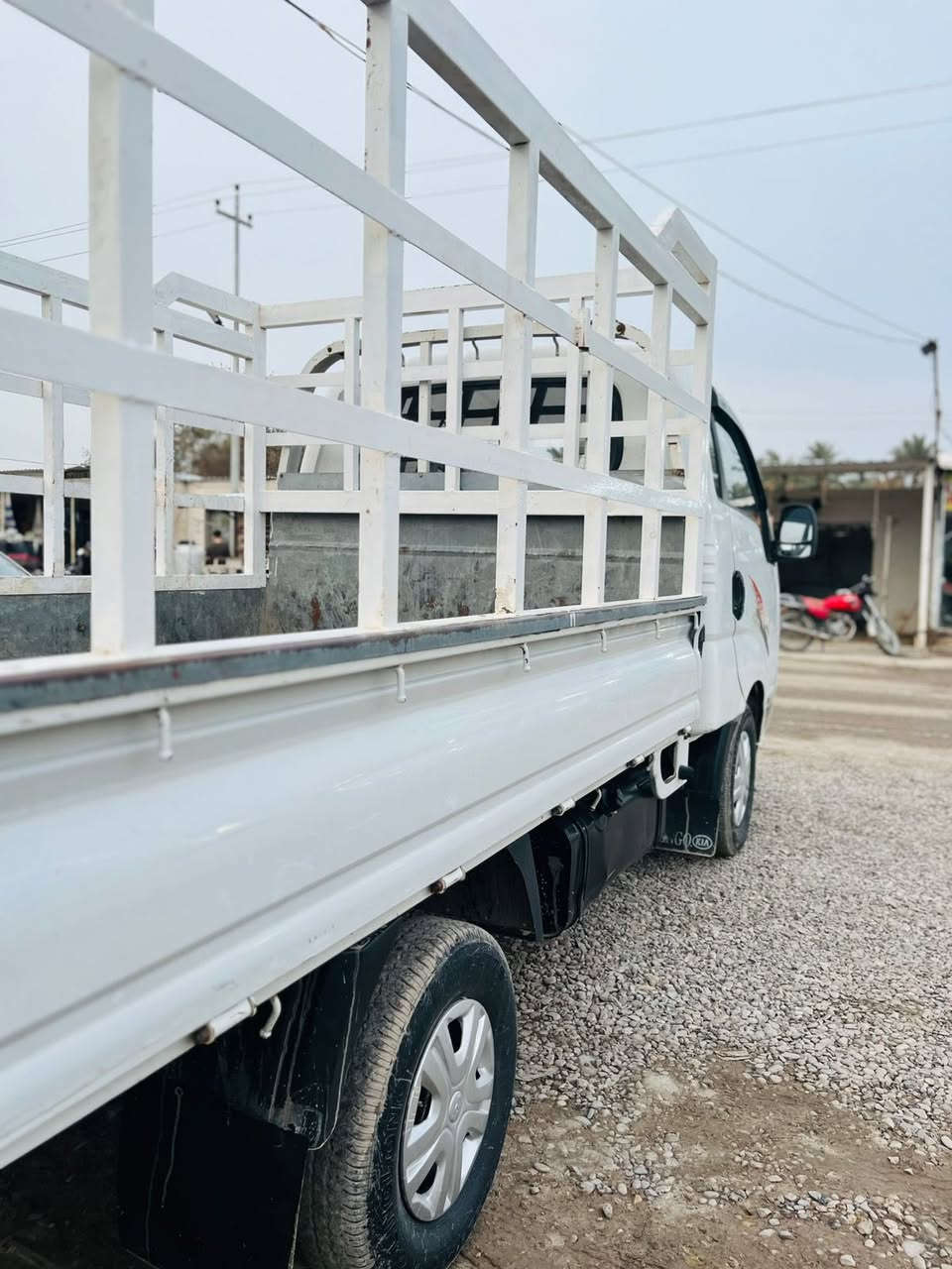 سلام عليكم ورحمة الله وبركاته 
كيا نثيه للبيع
موديل ٢٠٠٦
سياره مكفوله كفاله  عامه 
الدوسات تبديل  اثر خياس 
والباقي  عل وضع الشركه
رقمها ديالى 
سنويه لل2028
كير محرك شاصي 
كله مكفول 
سياره بعدها شركه
عنوان: ديالى المقداديه شهربان
***********
