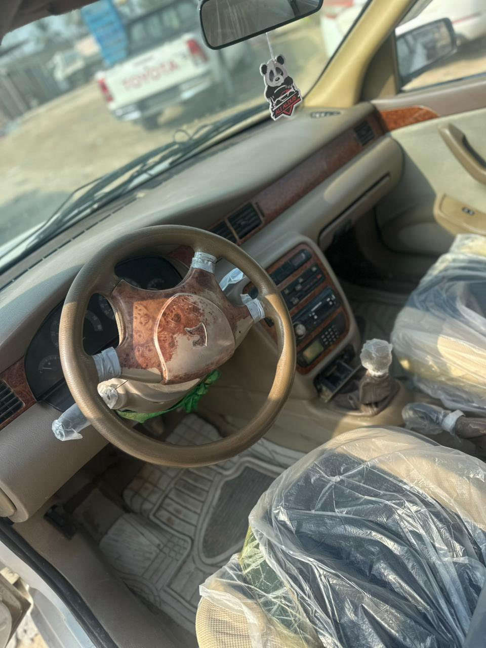 لسلام عليكم
سمند للبيع موديل 2010 رقم قادسية
سيارة حلوة ونضيفة 
مكفولة من ضربة والتبديل فقط صبغ بسيط باب سايق 
مكينة لا تبخير ولا تنقيص 
كهربائيات كلهة شغالع 
تخم تاير جديد قبل سبوع شاده 
صدر أمامي خلفي نضيف %90
السيارة تحويل ثاني يوم 
سنوية ساقطة ب ٢٠٢٤

السعر ٣٥ وبيه مجال 

للاستفسار ***********
