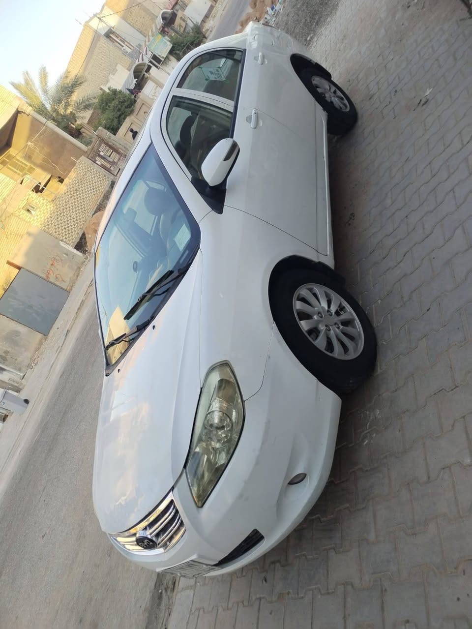بي وايدي مديل 2013كفاله كير ومحرك تخم تاير جديد حداديه جديده فتحه سقف فول مو مواصفات تبريد ثلج ❄ باتري جديد راعيه يريد مداور اتصال *********** / واتساب ***********
