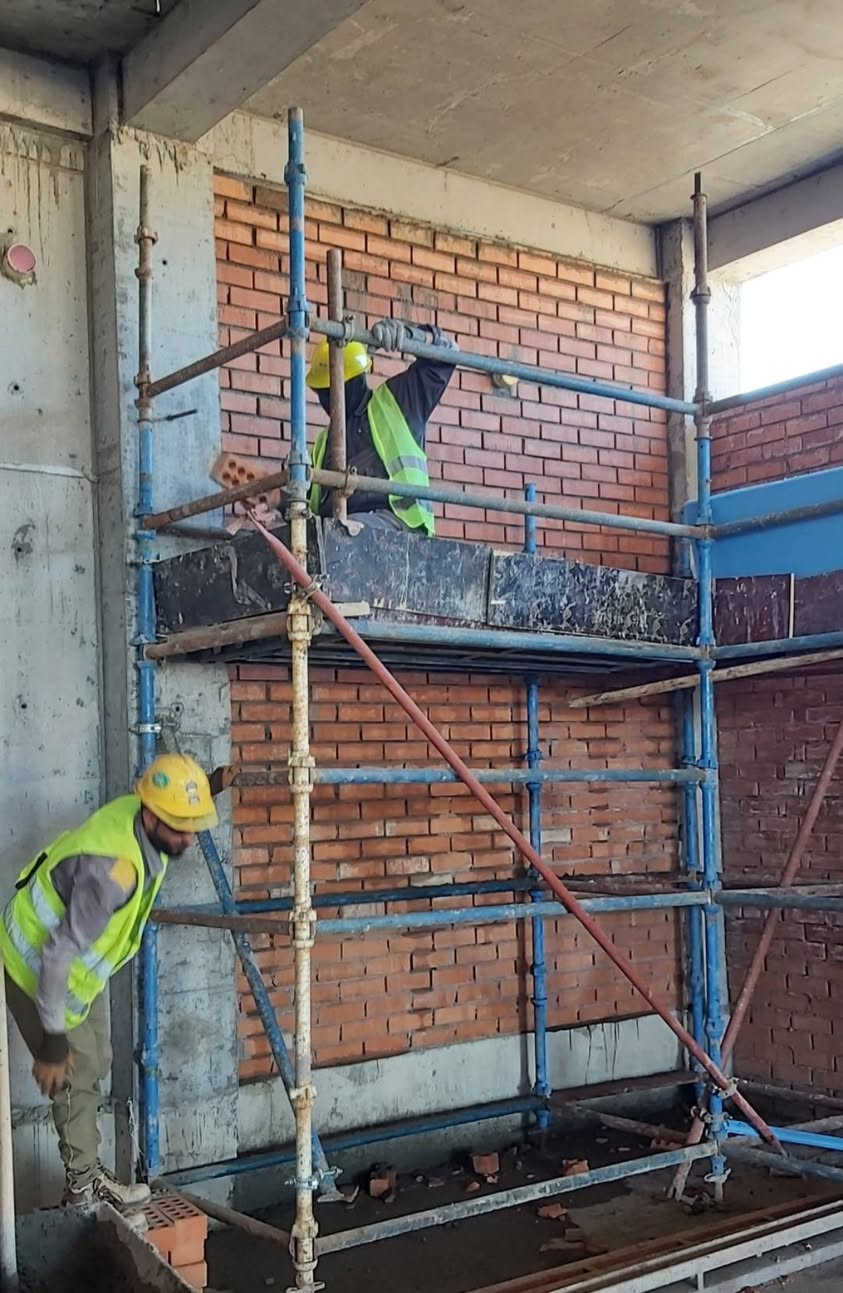 خلفة بناء هندسي للعمل في البيوت والدوائر والشركات للإستفسار الإتصال على الرقم ***********
