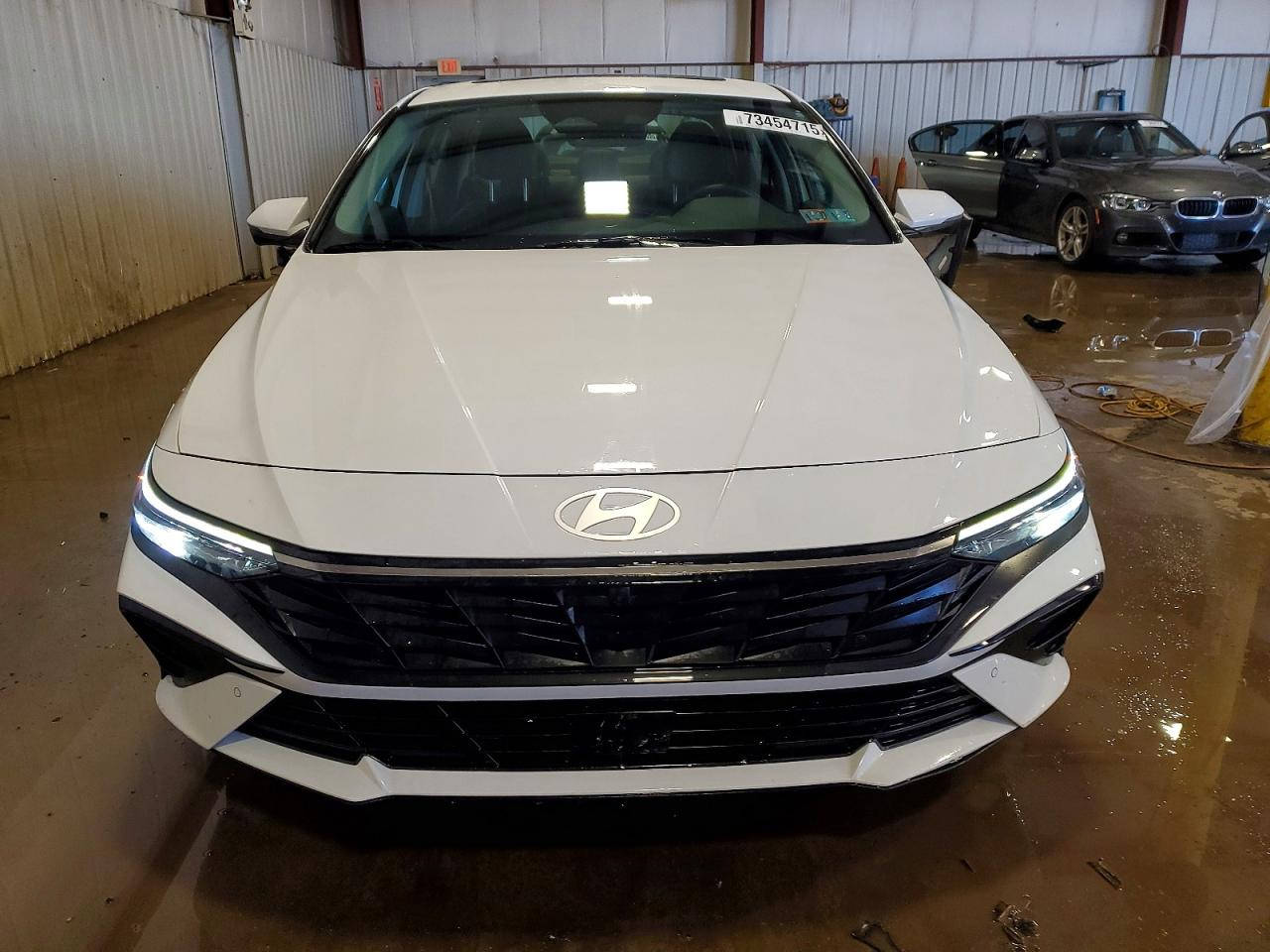 🚨 تنويه مهم
هذه السيارة معروضة في المزاد الأمريكي 🇺🇸
والمزايدة والشراء تتم عن طريق مكتب الباخرة للمزادات 🇮🇶
🔥 تدخل بكتاب الشهداء
───────────────
🚗 نوع السيارة:2024 HYUNDAI ELANTRA LIMITED
📅 تاريخ المزاد:الثلاثاء 03-03-2026
💰 السعر: يتحدد داخل المزاد
📊 الممشى:15323 ميل فعلي
🛠️المحرك: 4 سلندر / 2 لتر
───────────────

🔥 مجاناً مجاناً مجاناً
📄 تقرير كارفاكس مجاني بدون أي مقابل
───────────────

🚗 سحب السيارة خلال 24 ساعة من وقت التسديد
💸 حسابات مخفّضة وعمولات أقل من السوق
───────────────

🚢 الشحن متوفر من:
🇺🇸 🇨🇦 جميع الولايات الأمريكية والكندية
➡️ شحن مباشر إلى العراق
➡️ العقبة – جبل علي – ميرسين
───────────────

🛃 تخليص كمركي كامل من ميناء أم قصر
🏔️ تخليص كمركي إلى إقليم كردستان
🇯🇴 شحن مباشر إلى عمّان (العقبة)
🇹🇷 شحن إلى ميناء ميرسين – تركيا
───────────────

🏢 فروع الشركة:
📍 الفرع الأول: بغداد – السيدية – الإعلام
📍 الفرع الثاني: الإمارات العربية المتحدة – الشارقة – الصناعية 4
───────────────

👥 مجموعة البيع والشراء:
https://www.facebook.com/share/g/17pXXBgeeU/?mibextid=wwXIfr

───────────────

🎵 TikTok:
https://www.tiktok.com/@al_bakhera?t=8qGOLioZlVE&_r=1

───────────────

📞 للاستفسار والتواصل:
+9647739115599


**إذا كنت صاحب هذا الإعلان وتريد حذفه لأي سبب، رجاءا أرسل رسالة إلى الدعم الفني**