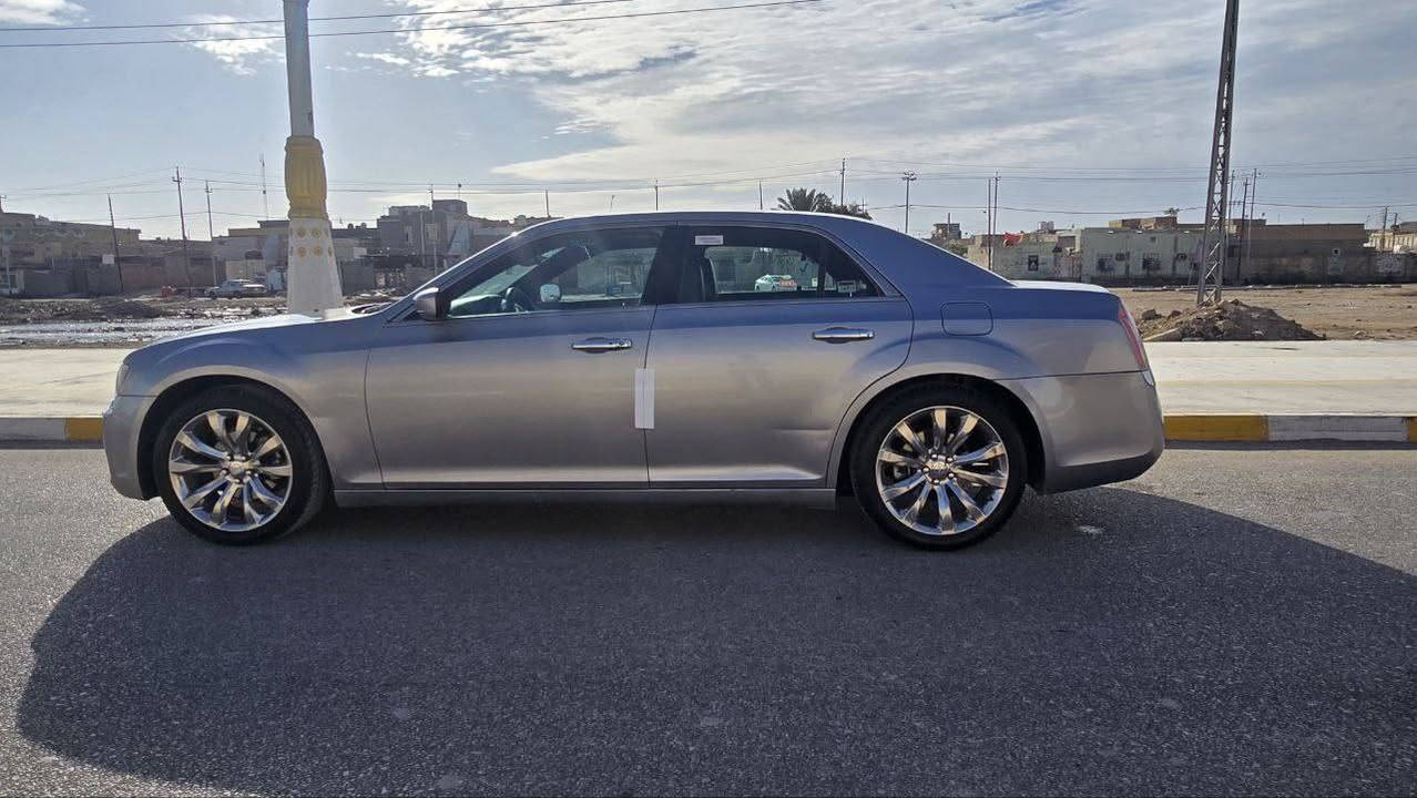 يا الله سلام عليكم أوباما C300 14 اصل 
سياره مال جناي مكينه وكير بالكارتون حداديه قبل سبوعين الله شاهد من الطول لطول منضومه زنون نهار  منضومه تبريد من الطول لطول تخم تاير توني شاده مشط توني مدبله يعني سياره برغي ماناقصها الله شاهد سياره نضيفه جدا وعلى ايدي شرط مكفوله من الزلغ بيها اربع قطع ثنين تبديل واثنين صبغ تبديل باب وبنيد ضربتها ركن عل بنيد وسونارها مرفق  رقم انگليزي هزه وسنويه جديده ل2030 بأسمي السعر 165 ومجال جدا قليل مكاني ناصريه قضاء الغراف ***********
