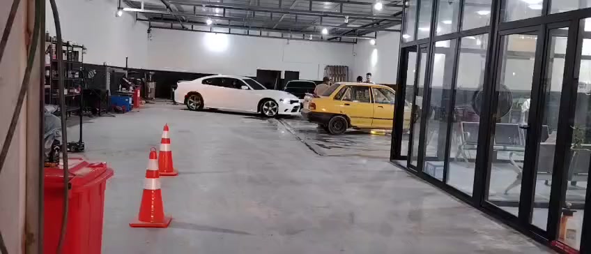 سلام عليكم
للـــبيع 

نـــوع السيــــارة : دوج _ جارجر sxt محدث GT

المـــــــوديــــــل :2018 .

لـون الســـــــيارة : ابيض . 

ألمسافة ألمقطوعة .137 الف. كيلو متر

عدد الاسطوانات : 6 سلندر . 

حجـــم المحــرك : 3600 CC

ألــــــــــــــــــوارد : أمريكي 🇺🇸 
ضررها صفحه ال من يم السايق 

رقــــم اللوحـــــة : بابل تحويل ثاني يوم. 

المـــــــــقاعــــد : جلد شامو

ألمواصفــــــــات :معروفة مواصفات sxt  كشنات تدفئة تبريد مري قلاب وي البك رادار جانبي بلمري وامامي اسفل الدعامية ويل 20  كشنات خزن ميموري هواي مواصفات 

الملاحظـــــــات :  ، السيارة جاهزة بحالة جيدة  جدآ  قبل 5 ايام سويت ادامه الها 

ألســــــــعـــــــر :180 وبيها مجال . 

للأتصـــــــــــــال : _ ***********

والرزق ع الله ☺️ مكلف بل منشور اي ستفسار تصال عل رقم
