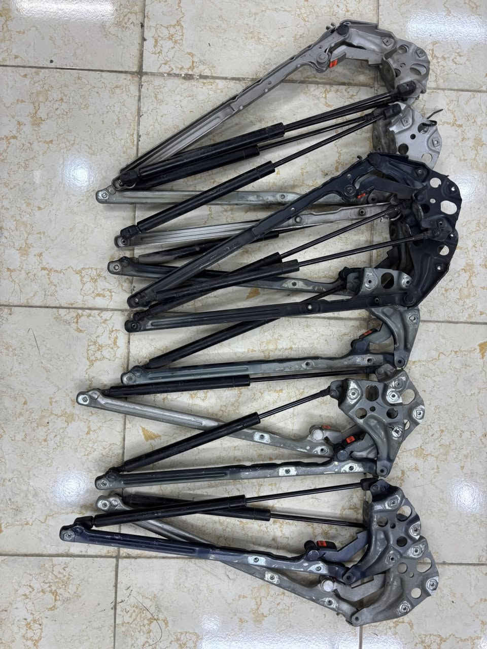 قطع غيار مارسيدس 

دب جامبو شبح ام عيون غواصه اس كلاس 
  
 متوفر تخم  بطاين مع كشنات  w210   موديل 2000جلد كهربائية صاج اخضر  بحاله الوكاله  يابان 🇩🇪🇯🇵  السعر 400 $ 

متوفر   /تخم كاربت جنطه كامل w210   السعر 110

متوفر  / شيال بنيد مع جك اصلي وارد يابان   جديد السعر 50 زوج   متوفر جمله ومفرد 
       

يتوفر كادر مختص  لفتح وشد الغرف داخل الورشه 

***********  للطلب تواصل واتساب 

يتوفر خدمه 🚚 توصيل 

النجف ملحق قريه الغدير  عمود 70 من جه شارع كربلاء 

🇩🇪❤️
