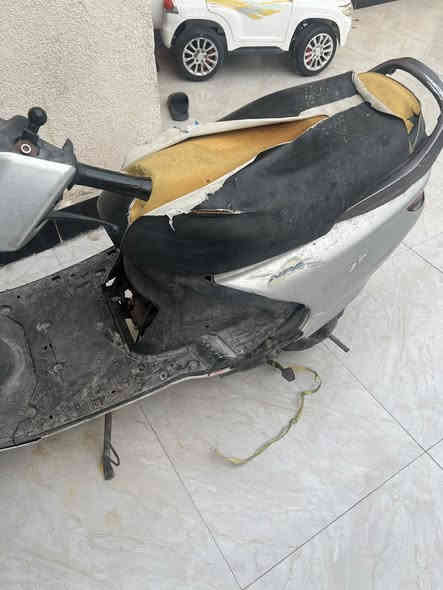 السلام عليكم دراجة فراشة للبيع بيها هواي نقوصات ،الكزوز مزروف وتاير الورة مبنجر والدراجة شغالة هندر وسلف ونقص بيها بالكهربائيات حط سعر وخذها
رقمي ***********
