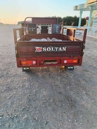 شاحنات • ماكو تفاصيل