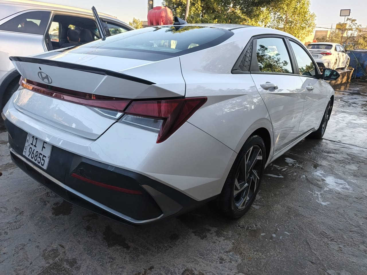 ‏🚗🔥 للبيع – النترا 2025 SEL Sport وارد أمريكي 🔥🚗 ( حادث خلفي بسيط جنطه pdr كد شبر)
‏🔹 الموديل: 2025
‏🔹 الفئة: SEL Sport
‏🔹 الوارد: أمريكي 🇺🇸
‏🔹 المحرك: 2.0 لتر – 4 سلندر – 147 حصان
‏🔹 ناقل حركة: أوتوماتيك CVT
‏🔹 الدفع: أمامي (FWD)
‏✨ المواصفات:
‏• جنوط رياضية 17 إنش
‏• سبويلر خلفي أسود رياضي
‏• شاشة 8 إنش + Apple CarPlay & Android Auto
‏• تشغيل بصمة + دخول ذكي
‏• شاحن لاسلكي
‏• كاميرا خلفية
‏• مثبت سرعة
‏• تحذير النقطة العمياء
‏• نظام المحافظة على المسار
‏📍 الموقع: (بغداد الشالجية)
‏📏 الممشى: (12mi)
‏🎨 اللون: (ابيض)
‏💵 السعر المطلوب: (185) 
‏✔ السيارة بحالة ممتازة وجاهزة للفحص
‏✔ أوراق كاملة
‏✔ استخدام شخصي
‏📞 للاستفسار والتواصل: (***********)
