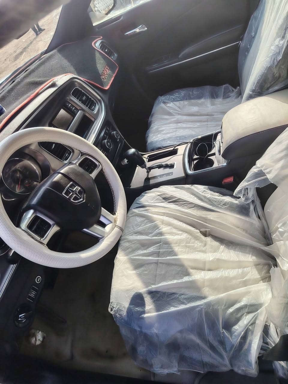 جارجر ٢٠١١ وراد أمريكي كفاله من دكه الجاكوج بيها بارد بس وكارت إثر خياس حشه السامع كير ومكينه واكسن جدد تبريد ثلج رقم بصره وراعيها بكربلاء يمي مشروع وطني السياره بالحقيقه احلى سعر ١٣٥ ورقه وبيها مجال قليل ما متواجد على النت ***********
