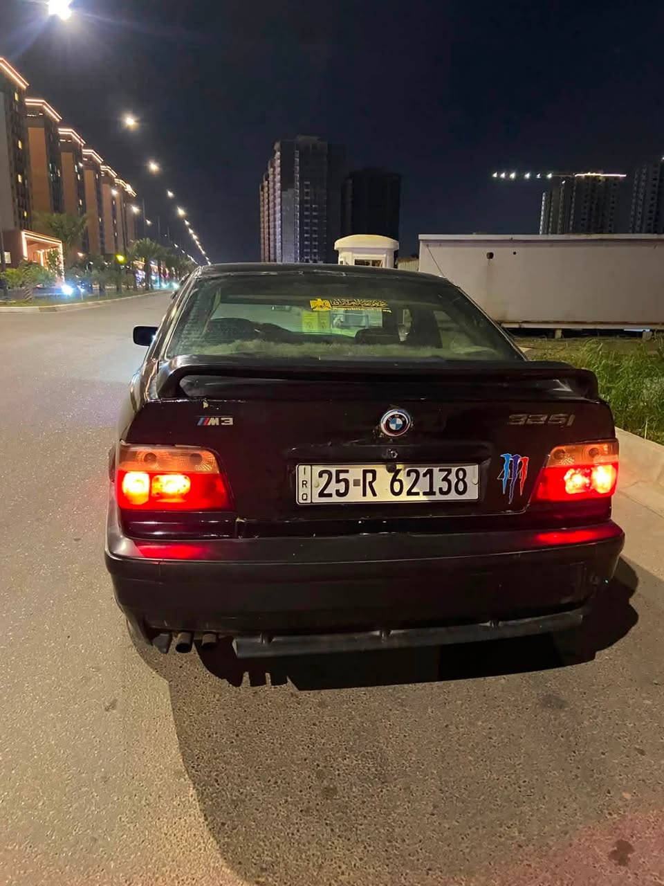 السلام عليكم e36 محرك 25 مسكر عدل مال حاويه 
كير عادي zf رقم كركوك تحويل مباشر 
كهربائيات كله شغاله 
داخل نضيف لا شك ولا كسر 
دشبول جديد 
تنته جديده 
السياره فتحه بس مغلفه ppf اسود كامل
السعر 33 وعليها غرامات ينزل من سعرها 

مكان بغداد 
***********
