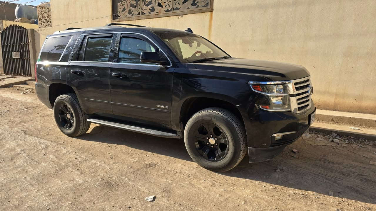 تاهو اسود بأسمي 
2020 
مغير لونها من السلفر، كل تفاصيلها موجوده 
***********
سعر/ 265$
