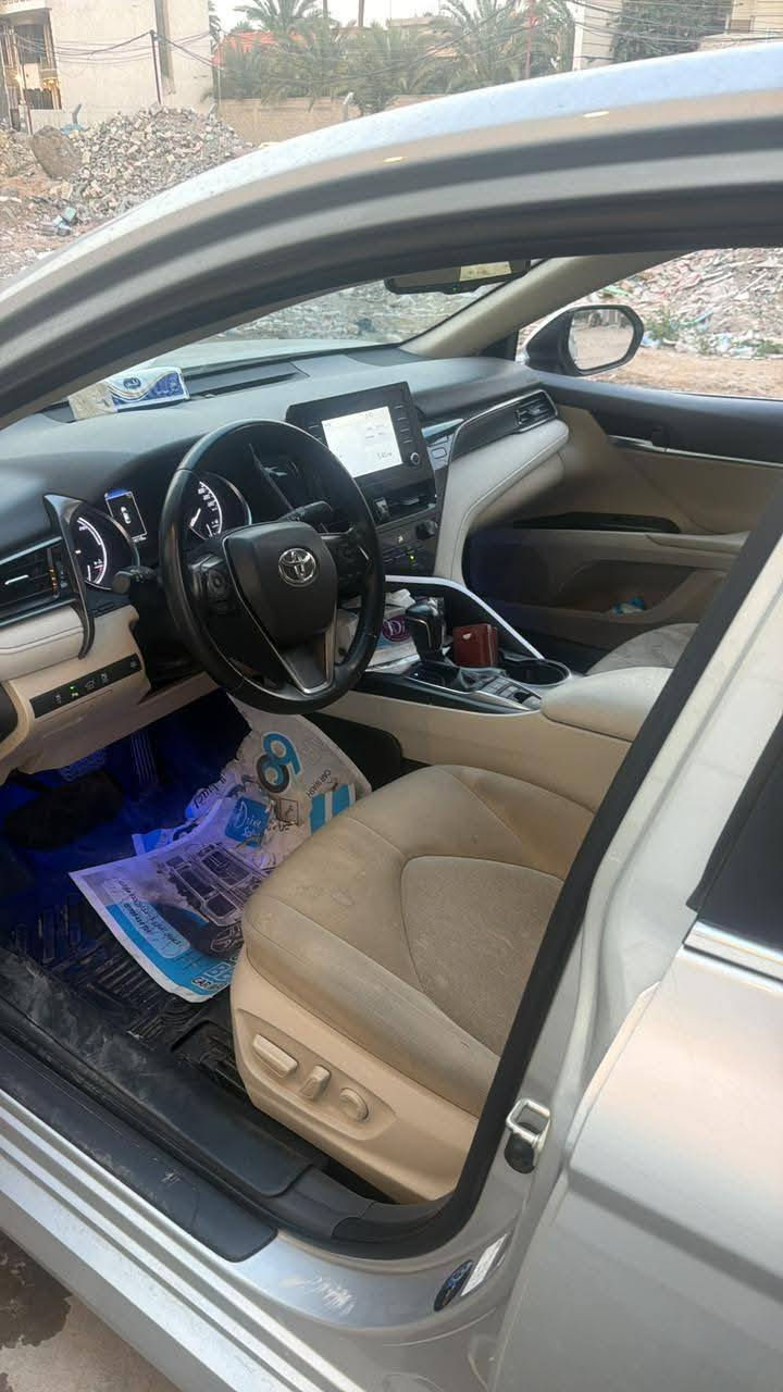 تحيه طيبه السلام عليكم
كامري خليجي هايبرد  2024 فئة GLE  وكاله عبد لطيف جميل لون سلفر
عداد المسافه 23 الف 
المواصفات 
فتحة 
بصمة 
تحكم ستيرن جهتين 
سايد بريك دكمة 
نظام سبورت 
نظام ايكو 
نظام Apple CarPlay
شاحن موبايل 
برده خلفيه كهرباء 
حساسات امامية + خلفيه 
مري شفط كهرباء 
اشاير بالمري 
قطعتين تبريد 
شاشة 
كامره 
مكينة 4 سلندر 2500
لايت زنون 
لد امامي 
بلوجكتور زنون 
ويل كب كروم 
كشن كهرباء 
داخل بيجي 
اناره داخليه LED
مانع انزلاق
مكفوله
رقم بغداد دولي باسمي تحويل مباشرة سنويه هزه جديد 
السعر 24 ونص يعني 245 ورقه 
اي استفسار رقم صاحب السياره 
*********** ابو حيدر 
مكان بغداد كاظميه
