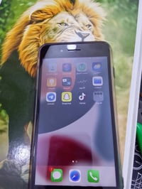 7iPhone بلاس نظيف جدآجدآ  ذاكرة 64 السـعـࢪ 75بي مجال  الرقم 0774051693...