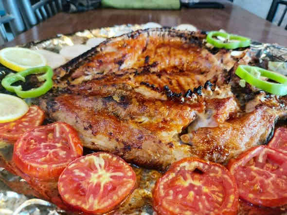 🔥🐟 سمك مشوي بالفرن – على طريقة My Cityمطعم أسماك ومشويات شاره گه م الشهية 🧡💛

تذوّق الطعم الأصيل بنكهة خاصة!
سمكة طازجة متبّلة بخلطة الليمون والثوم والبهارات،
تتغطى بطبقات شهية من الطماطة الحلقات 🍅، والبصل الحلقات 🧅، والبطاطا الحلقات 🥔
وتدخل الفرن لتتحمّر بهدوء وتذوب طراوة بطعم لا يُقاوم 🤤🔥

كل لقمة تحكي عن الأصالة والنكهة العراقية الفريدة 🇮🇶✨

📍 ريستورانتى شاره گه م (My City Restaurant)
للحجز والاستفسار 📞
*********** - ***********
📸 تابعونا على إنستغرام: 1my_city
———————
