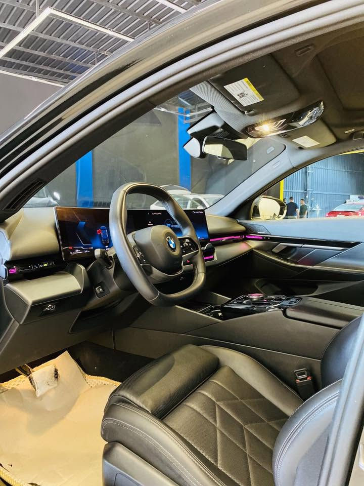 BMW 530i 2024
كلين تايتل 

مواصفات لاكجري لاين 

كشنات جلد 

صندوق كهرباء 

رادارات 360

اوتو بارك 

اوتو خروج من البارك 

وكلش هوايه مواصفات 

مغلفة ppf 

ماشية 40 الف ميل 

للجادين فقط 

للاستفسار *********** واتساب
