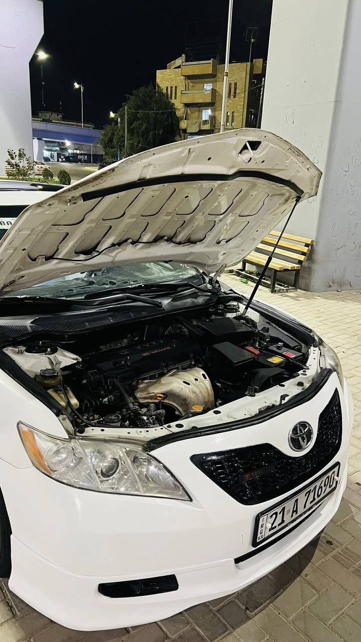 السلام عليكم
للبيع 

كامري خليجي 2008 محرك 2400 

مواصفات GLX 

فول مواصفات سلطنة 

فتحة سقف 

تحكم ستيرن شاشة وكامرة

وحساسات  كشن كهرباء داخل صاج
تبريد قطعتين 

 بردة خلفي ABS بجم زينون 

تخم تايرات صدر بطارية  كله شرط 

السيارة بدون نواقص خير من الله 

وبالعافية على الياخذها 

السيارة بيها بنيد مبدل بدون قطرة داخل  وجوا تريشه باب السائق كلير أثر شخط والباقي مكفولة كفالة عامة 
رقم سليمانية الدولي سنوية كله جديد 
شرط التحويل والغرامات  
العنوان / تكريت 
*********** خابر وبخدمتك
