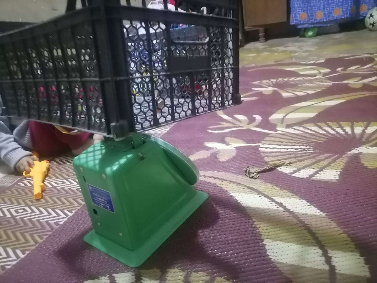 ميزان فيتنامي للبيع الوزن 10كيلو السعر 20مستخدم اسبوع فقط غراضه كامله وياه***********
