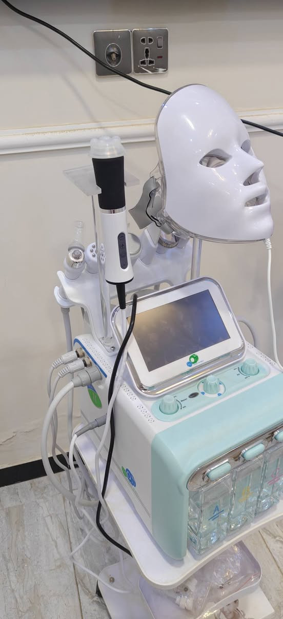 السلام عليكم
جهاز هايدروفيشيل مع جهاز بحار للبيع غير مستخدم 

السعر 300. الف قفل

ميز مع كراسي عدد 2 السعر 125. الف غير مستعمل 
للاتصال ***********
