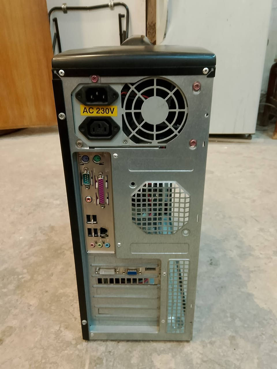 كيس شغال هارد160 كرت 4 كيكا رام 8 كيكا مذربورد كيكابايت السعر 50 سعر نهائي مواصفات مرفقة بالصور .مكاني بغداد الدورة يوجد توصيل 
*********** واتساب

