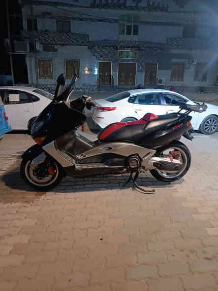 السلام عليكم  تي ماكس 8 
كفاله عامه. كلج رياظي 

لايت زنون. كاسحه 

اكزوز رياظي. 

تواير. جداد 

جاهزه للاخير. مكينه كفاله شرط الفحص  

كهربائيات كله شغال 

مكاني ناصريه مركز 

*********** 

لحد يكيلي اشبيه ما بيه. دراجه جاهزه وكفاله عامه 

السعر 22 وبيه مجاال بسيط
