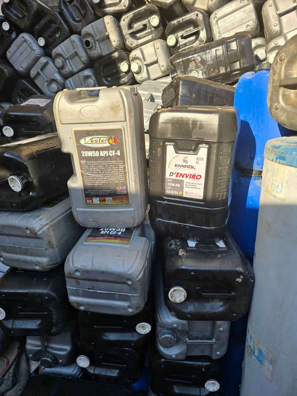 #مجمع ايليا للتجاره العامه _🥶
🔘 عرض خاص جدااااااااا وبسعر رائع 
تصميم أنيق وكفاءة عالية. متوفرة في مجمع 
• 
ـــــــــــــــــــــــــــــــــــــــــــــــــــــــــ
جلكانات ٣ أشكال حجم ٢٥ لتر 

اسعارنه جمله فقط  مطروح 

                        جمله  فقط 

 شكد رايد عدد موجود

شكد ما تريد متوفر عدنه  لحد 10 الف برميل وجلكانات😍
ــــــــــــــــــــــــــــــــــــــــ 
،،،،،،،،،،،،،،،،،،،،،،،،،،،،،،،،،،،،،،، 

للحجز اتصل بنا 📲
 ☎️ جملة خصم لاصحاب المحلات التجارية
*********** ☎️ مبيعات الجمله

المعرض مفتوح من  07:00 ص الى 7:00 م
ولجميع الايام 

العنوان (بابل / حلة / شارع 80 )

العنوان (بابل / حله /   يم شركة الرنا ( المخازن )
#مجمع ايليا للتجاره العامه حلة, بابل
