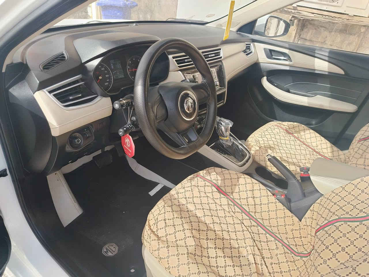 ام جي فايف موديل ٢٠٢٣ سياره جاهزه من كلشي مكينه كير حداديه تخم تاير تبريد تدفئه كهربائيات مابيه نقص سياره جديده وتخبل مكفوله من ضربه تبديل بارد كله كفاله عامه حته لدعاميات للستفسار *********** السعر ١٠٣ ورقات وبيه مجال بصيط للشراي عنوانه البصره وسياره بعد بضمان شركة
