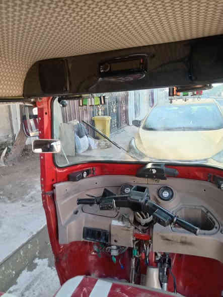 السلام عليكم تكتك باجاج اوراق كامله موديل 17 جادر جديد مكينه 20 ناعمه تخم بانزات جدد 
دبلات جديد دمام ومسجل جدد باتري جديد السعر 3300 مكاني بغداد البياع تواصل ***********
