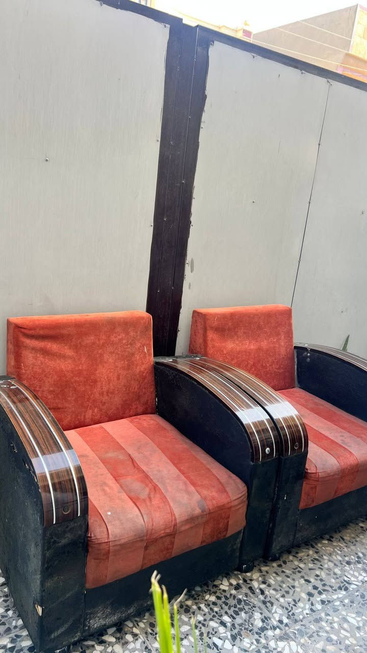 طباخ سعره 65
كاونتر نضيف سعره 100
كراسي ب 20
مكاني ابو غريب النصر و السلام بي ***********
