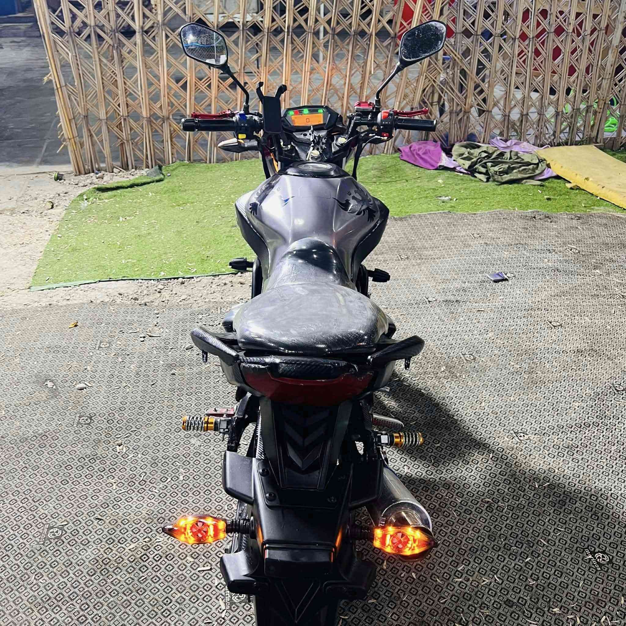 سلام عليكم 
من رخصت صاحب لگروب 
دراجه دايون خفاش بطح نضيف كلش 
مكينه 150برغيي ما مفتوح تجي تشوفه كدامك 
دراجه مكمرك مديل 2020دراجه ما موكفتني بشارع 
ودراجه عوزه بس ترقيم سعر 1300
وقابلل للمراوس معه لفرق 
مكانييي بغداد الحسينه رقمي ***********
