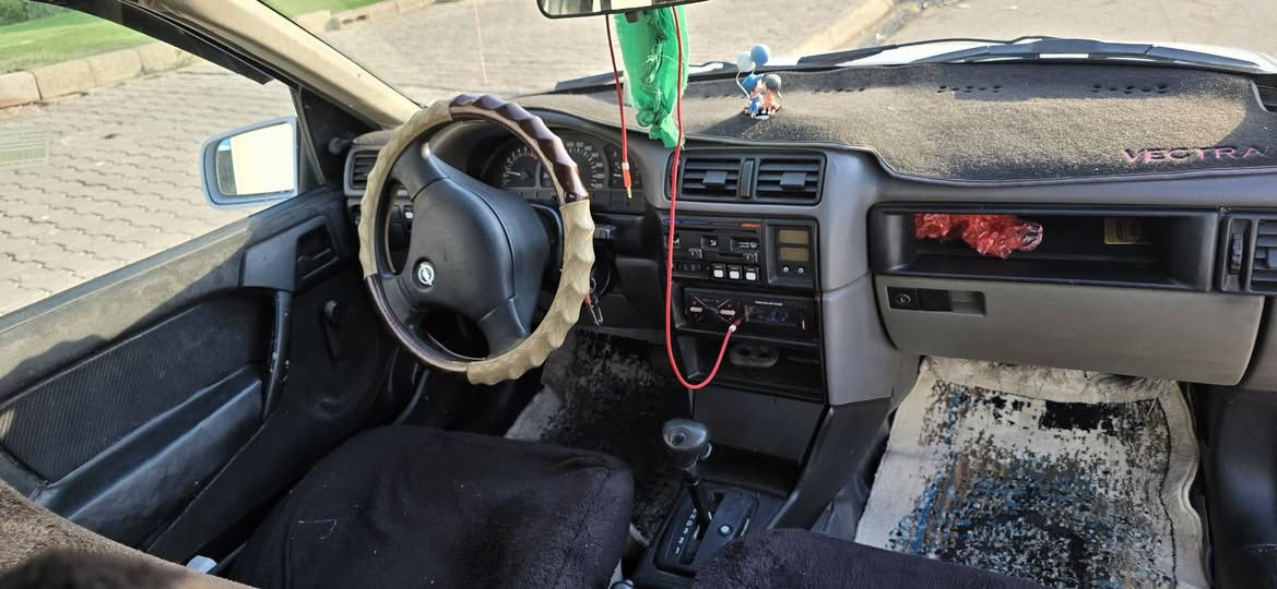 سلام عليكم اوبل فكتره البيع ماكينه 20 كير اوتوماتيك سياره بله قطعتين جامق سياره بل اسمي كربون بنزين بله  سياره على وضع ابلادي سعر 48 بل مجال بسيط عنوان كركوك ***********
