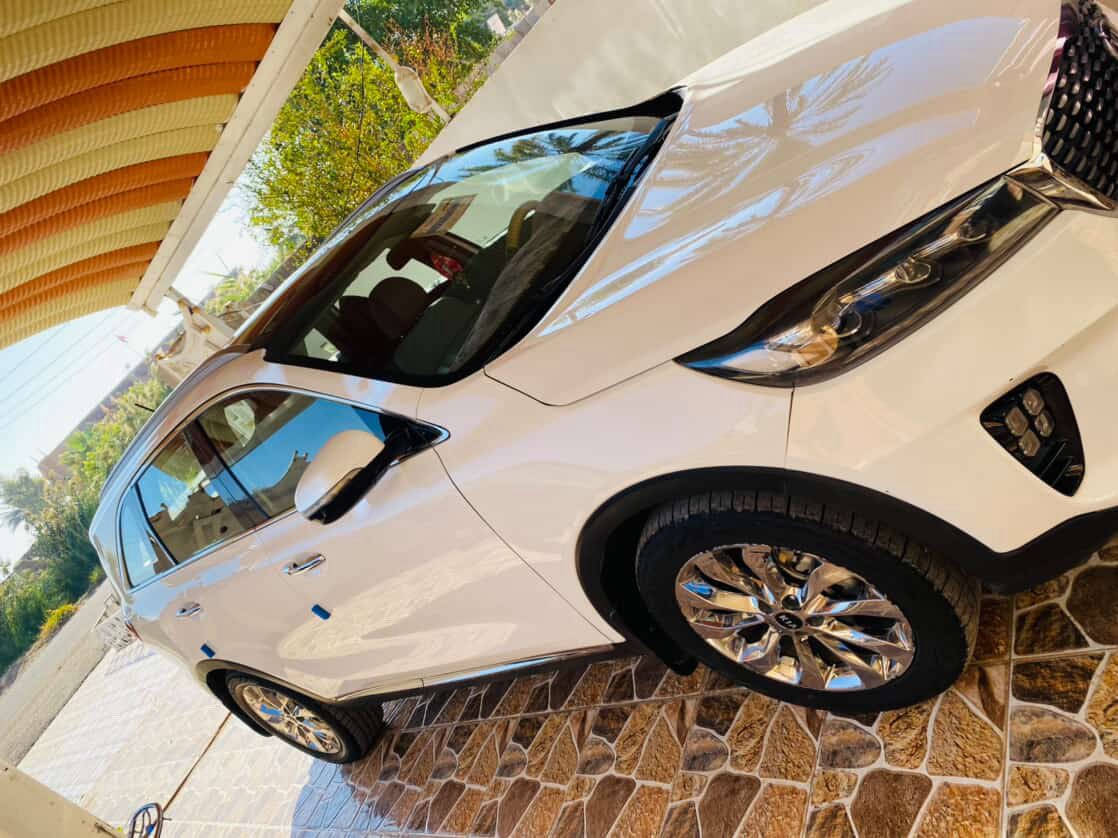 السلام عليكم
للبيع سورنتو 2020 خليجي كفالة عامة ماشية 75 الف  رقم بغداد
بوضع الشركة  
فول مواصفات 
محرك 6 سلندر 
بانوراما 
شاشه جبيره
بصمة تشغيل وابواب 
صندوق كهربائي 
نظام ترحيب بالابواب 
كاميرا خلفيه
بردات خلفية بلادي  
حساس امامي خلفي 
تحكمات ستيرن
7 راكب 
وبقية المواصفات الفول بالسورنتو 
السيارة جديدة واستخدام شخصي قليل وبدون نقص جاهزة ومال جناي 
السعر 300 ورقة 
مكانها ديالى / الخالص 
للأستفسار .  ***********
