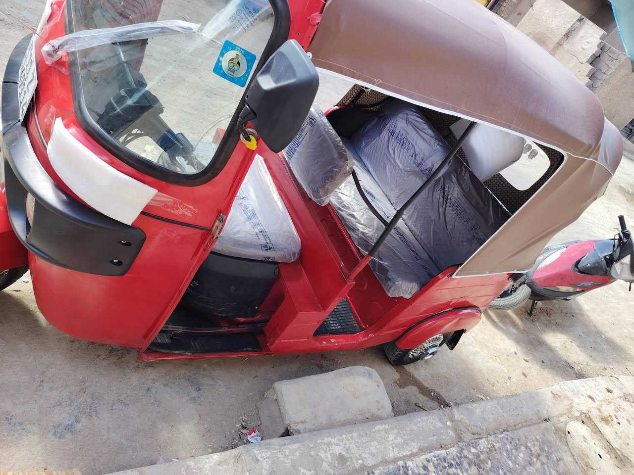 سلام عليكم تكتك للبيع 18 شهر 12 تكتك جهزه كبل الشارع ما زب عليه ربع مكينه مال 20 لا تنقيص ول تبخير رقم وسنويه تحويل ٢ يوم بسمك السعر 4700 وبه مجال حك جيه المكان حي طارق الوسط مصبوقه عام جماليه ***********
