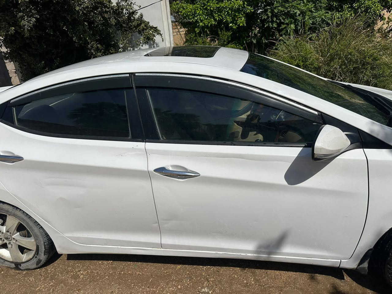 السلام عليكم 
سيارة النترا موديل 2014 وارد خليجي بيها جاملغ عكس السايق الخلفي بيه معجون وصبغ  مواصفات السيارة تحكم جهتين كاميرا خلفية شاشة  فتحة سلايدروف دواخل أسود وبيجي ويل كب مكينة مامفتوحة رقم كربلاء   تحويل السيارة ثاني يوم واسوي عقد مروري مو مكاتبة لليشتري 
السعر ١٠٣
المكان كربلاء المقدسة 
للاستفسار الاتصال على صاحب السيارة  
***********
مكلف بالنشر فقط
