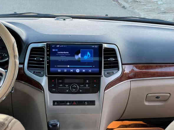 سلام عليكم  سيار جيب البيع موديل 2013
وارد خليجي اعله فئه واحد عله واحد 
تحكم ستيرن + كشنات تدفيه تبريد بيه طخات بل عراق بابين وجملق مصبوق بدون فتح 
جنطه كهرباء  حساسات 360درجه السعر 160وبيه مجال 
تفصيل رقم.   ***********
***********
