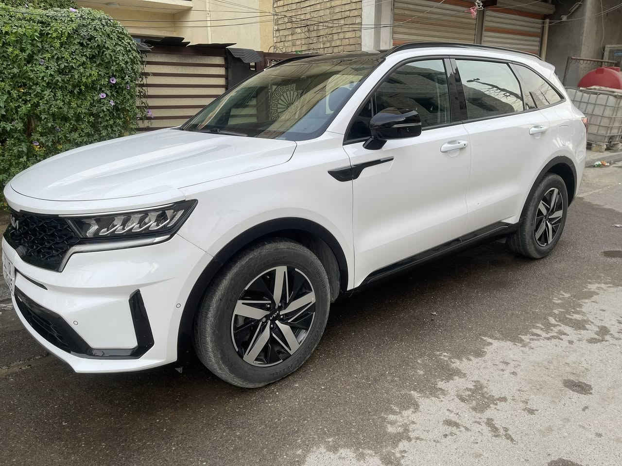 السلام عليكم 
للبيع كيا سورنتو موديل ٢٠٢٣ فئة S وارد أمريكي ٧ راكب حادثها بنيد مبدل وبارد بالجاملغ الأيسر السياره حادثها حلو ايرباك ستيرن وبرده فول مواصفات ٤ سلندر محرك ٢٥٠٠ بنراما كشنات جلد اوتو هولد أربعة وضعيات قياده تحديد مسار رادار امامي وجانبي لايت زنون ٤ عدسات كرسي كهرباء شاشات خلفيه بلادي إشارة ترحيب عند الاقتراب ماشيه ٢٠ ألف مايل السياره مابيها اي نقص السعر ٢٦٥ قابل للتفاوض مكان السياره بغداد الكرخ 
***********
