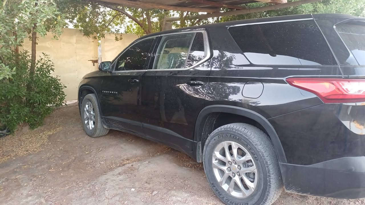 السلام عليكم اخوان عدني اترافس موديل ٢١ الحادث جاملخ وبنيد اريد مراوس تاهو موديل فوق 13 الاتصال ***********
