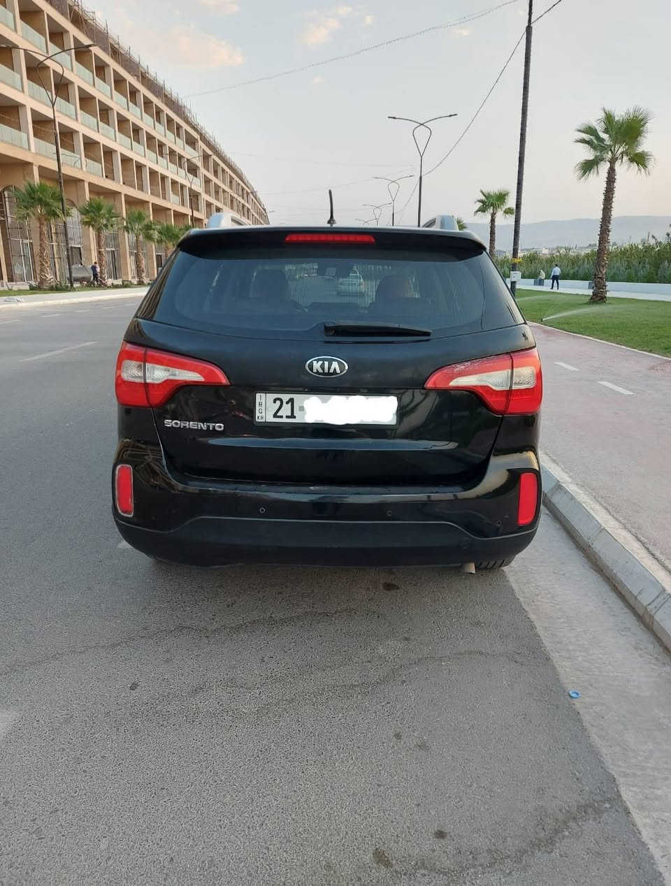 كيا سورنتو ٢٠١٣ شكل ال ٢٠١٤
كير ومحرك مكفول 
المحرك جفته على ايدي قبل أسبوعين شغل درجة أولة كل أجزاء محرك جديد اصلي حتى بواري ماي هم جدد 
السيارة ماشيه ١٤٨ الف 
فول مواصفات عدا بانورما 
بصمة
بك لايت ليد
كشنات جلد بلادي
محرك ٤ سلندر دوش خليجي 
كامرا بدشبول 
تفتح باب علامة سورينتو على دوسة الباب 
بردات خلفية بلادية 
٧ راكب 
كشن السايق كهربائي
رقم سليمانية  سنوية سارية لحد ٢٠٢٩ شرط تحويل 
بيها صبغ جاملغ السايق وشبر من باب سايق وشبر من جاملغ خلف سائق الجهة الي قريبه على الباب خلف السايق بدون دواخل بدون لغد 
السعر ١٥٥$ ومعاملة 
مكان السيارة سليمانية 
*********** السليمانية, العراق
