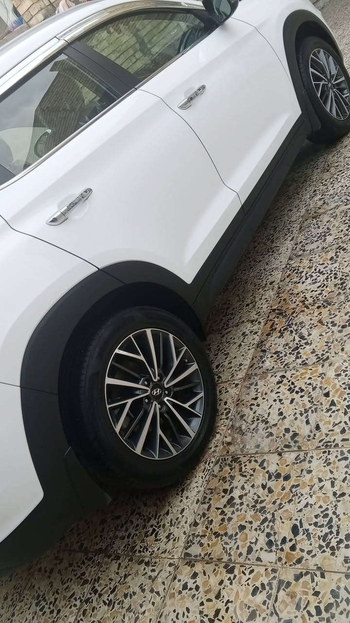 توسان 2019خليجي شركة الگاصد
كفالة عامة فول مواصفات ماعدا البانوراما 
ماشية 104 كيلو متر 
رقم بغداد جديد تحويل مباشر 
السعر 200.5
***********
