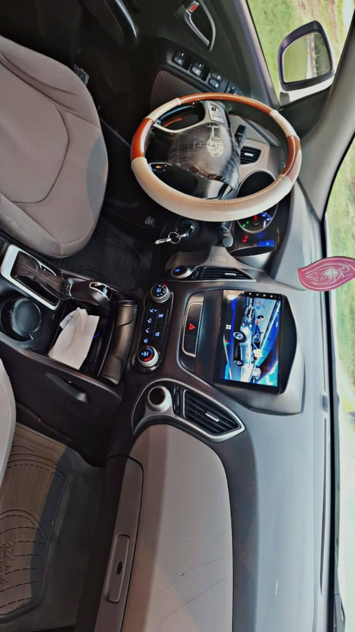 سياره توكسان موديل 2015 خليجي مكفوله قطعتين تبريد ماشه 99 سياره مال جناي استعمال شخصي سعرها 165 ورقه بالعافيه على الياخذها رقم تلفون ***********
