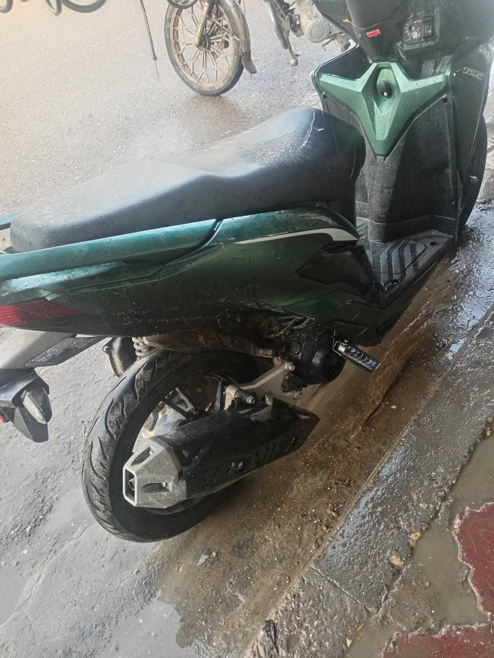 السلام عليكم
للبيع دراجه هونداي اكلك ياباني 
نضيفه ممفتوحه أوراق كامله
السعر مليون وربع وبيها مجال
***********
