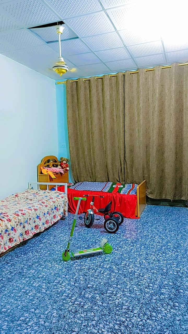 بيت 150متر في حي الصدرين فرع المولده طابو زراعي سند للبيع غرفتين نوم وكليدور  واستقبال ومطبخ وحمام داخلي وخارجي بناء حديث ب70وبي مجال السراي للاستفسار ***********
