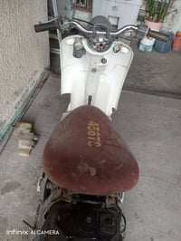 دراجه كلاسيك أول بارحه جفتتها بس اخذت بس المكينه للكفاح ورجعت شديتها م...