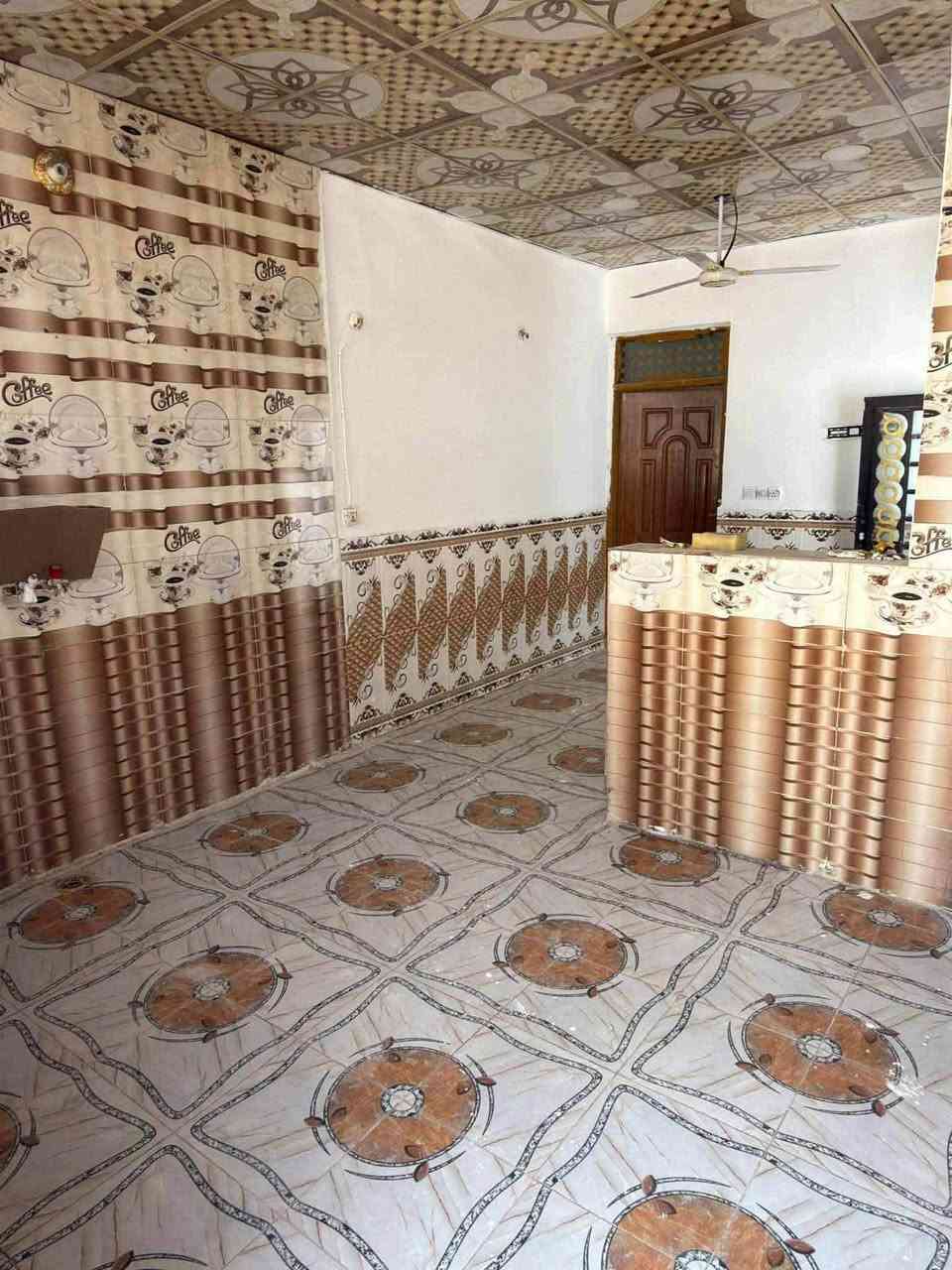 #للإيجار #النجف #حي_النداء #مقابل_مول_بغداد
بيت 50 متر، كامل وجاهز للسكن  

#الإيجار 200 ألف  
يحتوي على غرف وصاله ومطبخ وصحيات 

للاستفسار: ***********
