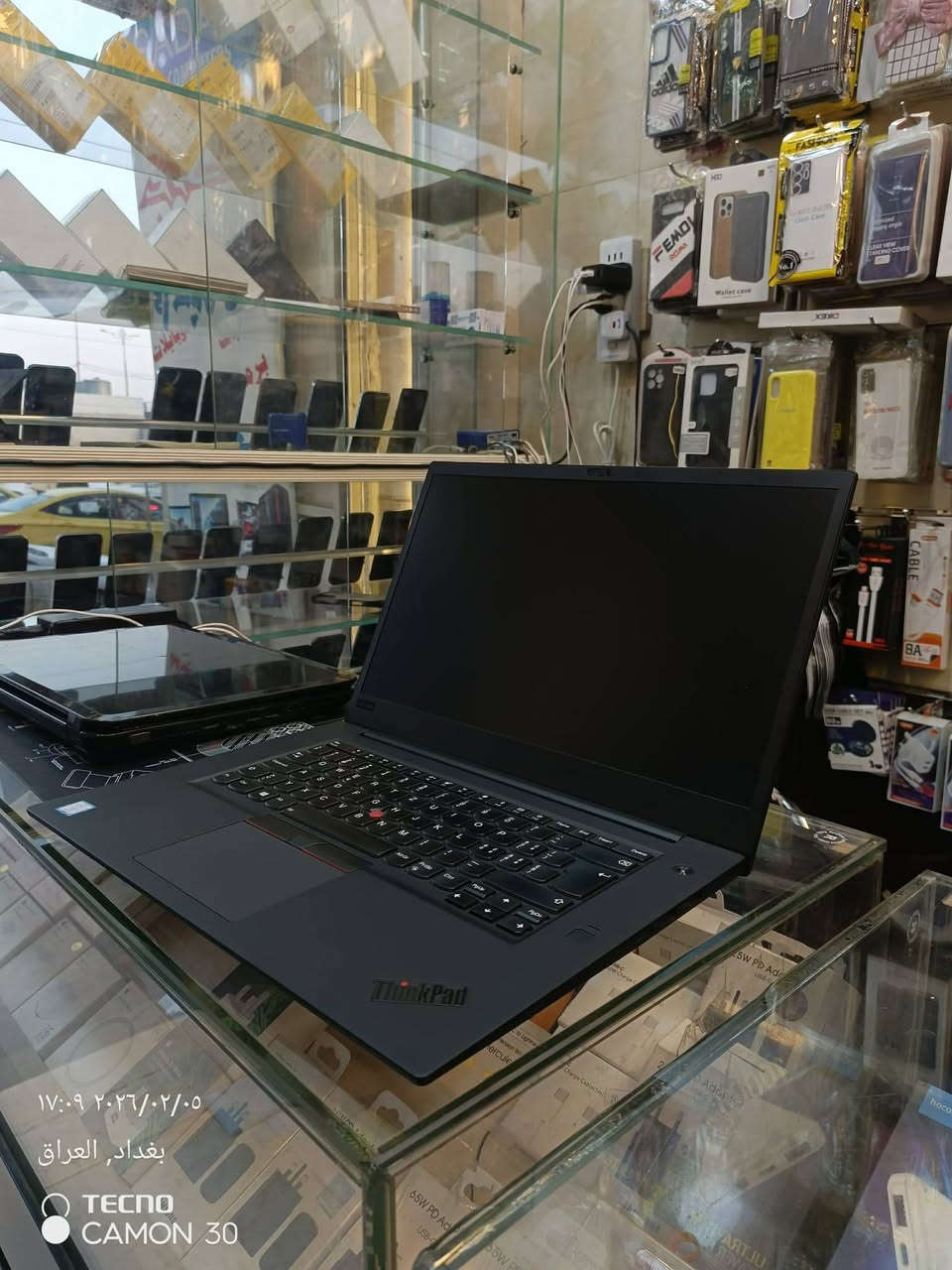 🔥 عرض خاص لدى مكتب صدف 🔥
💻 Lenovo ThinkPad P1
✨ نسبة نظافة عالية جدًا
⚙️ مناسب للبرامج الهندسية، الرندرة، والأعمال الثقيلة
🔧 المواصفات:
🚀 المعالج: Core i7 H – الجيل الثامن فئة المعالج H
🧠 الذاكرة: 16GB DDR4
💾 التخزين: 512GB SSD
🎮 كرت الشاشة: NVIDIA 4GB.  p2000
🖥️ الشاشة: 15.6 بوصة Full HD
🎒 الملحقات:
🔌 شاحن أصلي
👜 حقيبة
🖱️ ماوس
💰 السعر: فقط 550,000 دينار
📍 العنوان:
موصل – المجموعة الثقافية – مجاور شركة طاقة
🚚 متوفر خدمة التوصيل إلى جميع محافظات العراق
📞 للاستفسار:
***********
