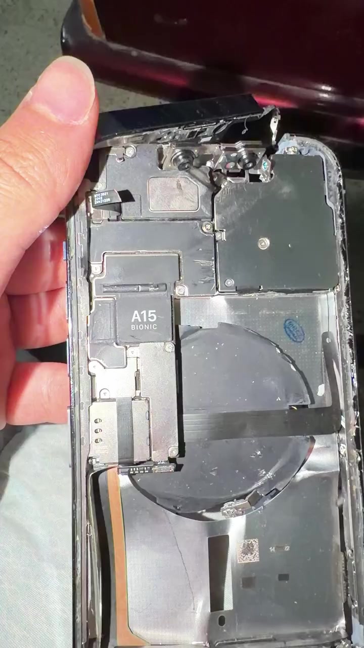 ايفون 13 برو ماكس للبيع بورد 
مالته شغال ايكلود ماعرفه بلا رمز جهاز 
فحصته شغال كله لبورد بس الكامرات والفيس ايدي محتركين مكان شحن تشتغل سيمكارت يشتغل ذاكرة 256
تصليحه يكلف 250 مكاني موصل حي صديق


**إذا كنت صاحب هذا الإعلان وتريد حذفه لأي سبب، رجاءا أرسل رسالة إلى الدعم الفني**