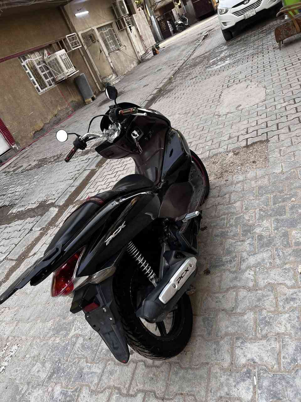 السلام عليكم pcxجيل اول ياباني الدراجه جديده ومحرك مكفول  السعر مليون و200 المكان بغداد ساحه عدن الرقم ***********
